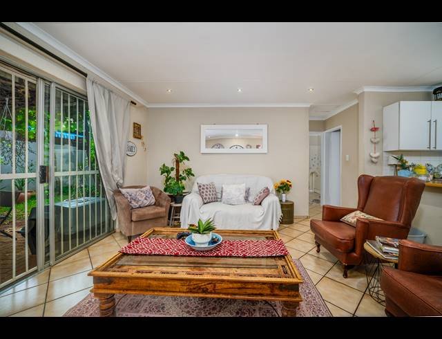 2 BEDROOM TOWNHOUSE FOR SALE IN NORTHWOLD